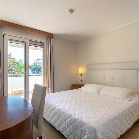 Hotel Villa Doimo Lignano Sabbiadoro Exterior foto