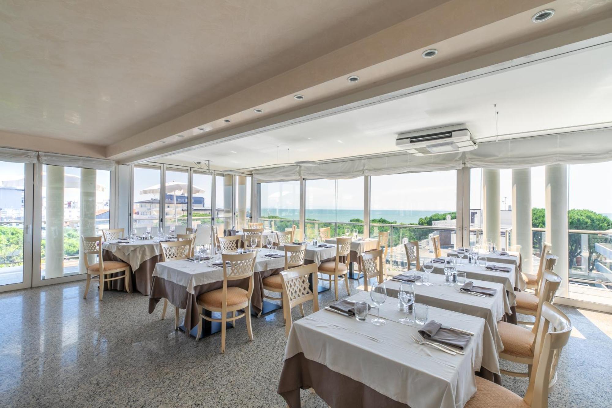 Hotel Villa Doimo Lignano Sabbiadoro Exterior foto