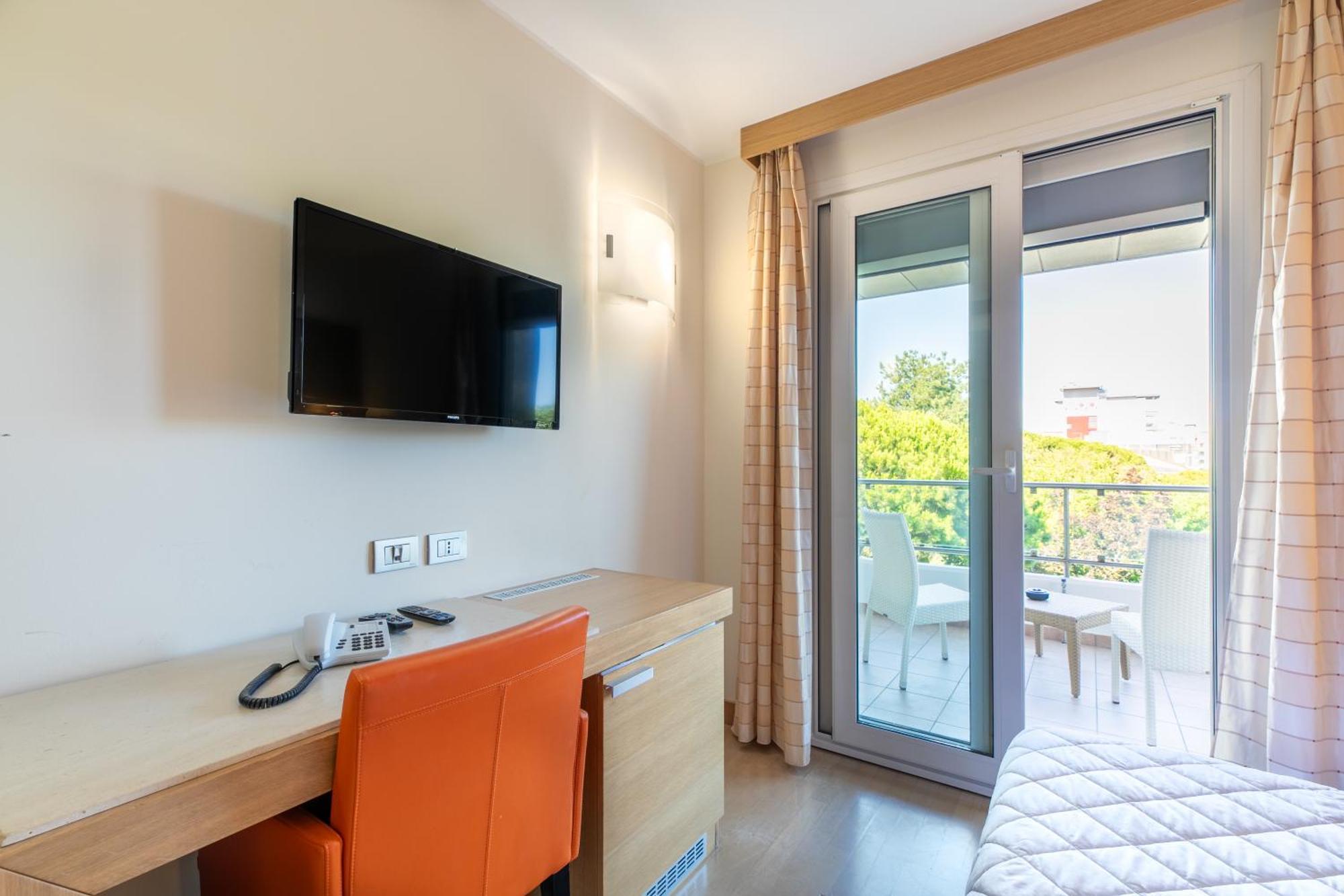 Hotel Villa Doimo Lignano Sabbiadoro Exterior foto