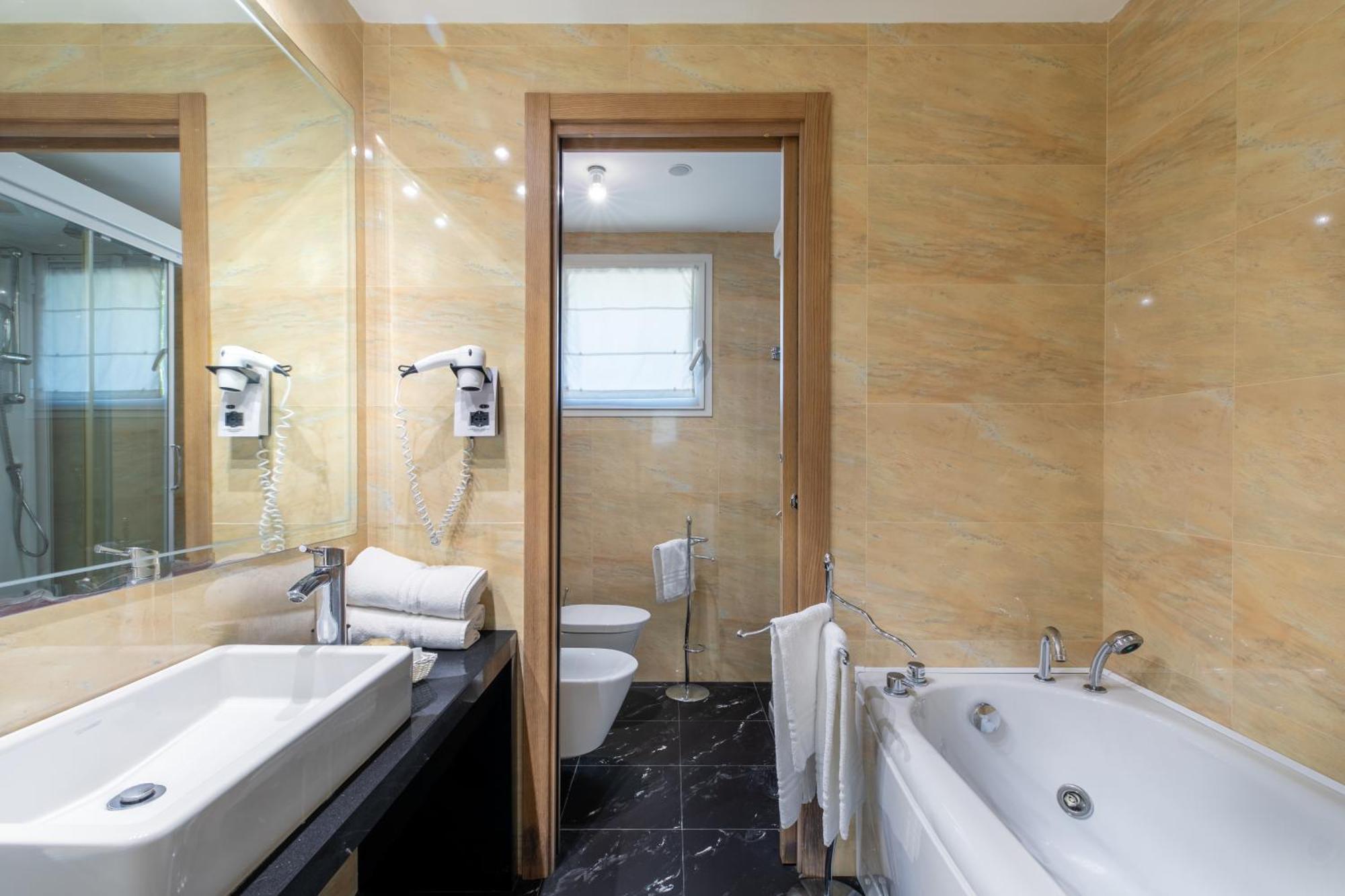 Hotel Villa Doimo Lignano Sabbiadoro Exterior foto